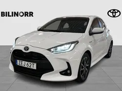 Vit Begagnad 2021 Toyota Yaris Hybrid Active Halvkombi | 199 900 kr (Lite dyr)