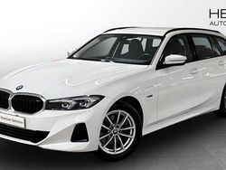 Vit Begagnad 2023 BMW 330 Shadowline Kombi | 298 700 kr