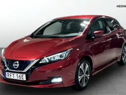 Röd (red) Begagnad 2021 Nissan Leaf N-Connecta Halvkombi | 164 900 kr (Bra pris)