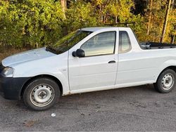 Vit Begagnad 2012 Dacia Logan Sedan | 45 000 kr