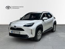 Vit Begagnad 2023 Toyota Yaris Cross Active SUV | 274 900 kr (Marknadspris)