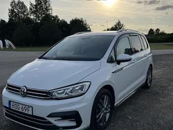 Vit Begagnad 2020 VW Touran R-line Minibuss | 275 000 kr (Bra pris)