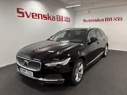 Svart Begagnad 2021 Volvo V90 Momentum Kombi | 329 000 kr (Marknadspris)