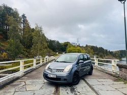 Ljusblå (blå) Begagnad 2009 Nissan Note Minibuss | 29 900 kr (Marknadspris)