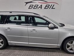 Ljusgrå (grå) Begagnad 2010 Volvo V70 Momentum Kombi | 59 900 kr (Bra pris)