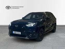 Svart Begagnad 2023 Toyota RAV4 Hybrid Sport SUV | 499 900 kr (Marknadspris)