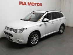Vit Begagnad 2014 Mitsubishi Outlander P-HEV SUV | 109 800 kr (Lite dyr)