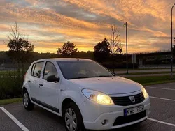 Vit Begagnad 2010 Dacia Sandero Halvkombi | 21 000 kr