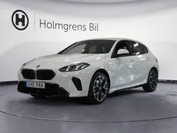 Vit Begagnad 2025 BMW 120 M Sport Halvkombi | 384 900 kr
