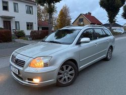 Silver Begagnad 2007 Toyota Avensis Kombi | 35 900 kr (Marknadspris)