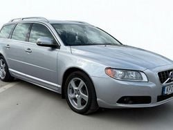 Ljusgrå Begagnad 2010 Volvo V70 Summum Kombi | 79 900 kr (Marknadspris)