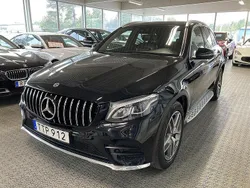 Svart (svart metallic) Begagnad 2018 Mercedes GLC220 AMG SUV | 329 000 kr (Marknadspris)