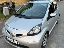 Silver Begagnad 2007 Toyota Aygo Halvkombi | 24 000 kr (Marknadspris)