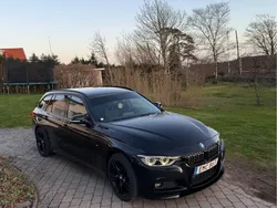Svart Begagnad 2019 BMW 320 M Sport Kombi | 219 900 kr (Bra pris)