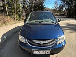 Blå Begagnad 2003 Chrysler Grand Voyager Minibuss | 44 000 kr