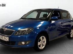 Blå Begagnad 2014 Skoda Fabia Ambition Halvkombi | 109 900 kr (Marknadspris)