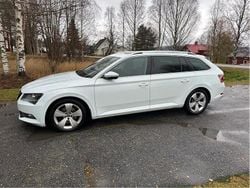 Vit Begagnad 2017 Skoda Superb LAURIN & KLEMENT Kombi | 128 000 kr (Bra pris)