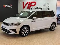 Vit Begagnad 2021 VW Touran R-line Plus Minibuss | 249 800 kr (Marknadspris)
