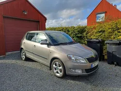 Brun Begagnad 2011 Skoda Fabia Elegance Halvkombi | 45 000 kr (Marknadspris)