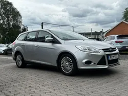 Grå Begagnad 2014 Ford Focus Trend Kombi | 44 900 kr (Marknadspris)