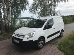 Vit Begagnad 2009 Citroën Berlingo Minibuss | 35 500 kr (Marknadspris)