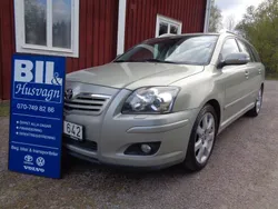 Ljusgrön Begagnad 2007 Toyota Avensis Kombi | 59 900 kr (Dyr)