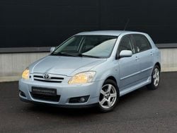 Ljusblå Begagnad 2005 Toyota Corolla Halvkombi | 39 800 kr (Marknadspris)