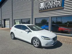 Vit Begagnad 2016 Volvo V40 Kinetic Kombi | 154 500 kr (Marknadspris)