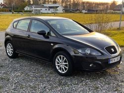 Svart Begagnad 2012 Seat Leon Halvkombi | 43 000 kr