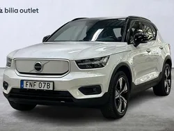Vit Begagnad 2022 Volvo XC40 Plus SUV | 339 900 kr