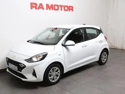 Vit Begagnad 2023 Hyundai i10 Essential Halvkombi | 139 800 kr (Marknadspris)