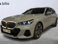 Grå Begagnad 2025 BMW 530e M Sport Kombi | 659 900 kr (Superpris)