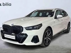Vit Begagnad 2025 BMW 530e Kombi | 659 900 kr
