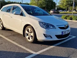 Vit Begagnad 2011 Opel Astra Enjoy Kombi | 25 000 kr (Marknadspris)