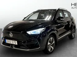 Svart (black) Begagnad 2022 MG ZS Luxury Sedan | 244 900 kr (Superpris)