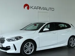 Vit Begagnad 2021 BMW 118 M Sport Halvkombi | 259 900 kr (Lite dyr)
