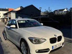 Vit Begagnad 2013 BMW 118 Sport Line Halvkombi | 91 000 kr (Marknadspris)