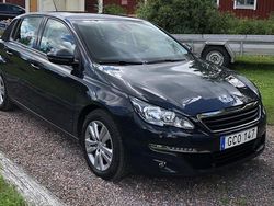 Grå Begagnad 2015 Peugeot 308 Active Halvkombi | 79 500 kr