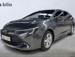 Grå Begagnad 2024 Toyota Corolla Style Kombi | 299 900 kr (Marknadspris)