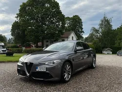 Grå Begagnad 2017 Alfa Romeo Giulia Veloce Sedan | 275 000 kr (Marknadspris)