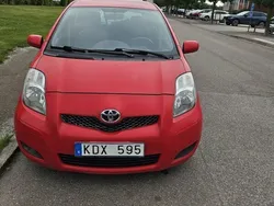 Röd Begagnad 2009 Toyota Yaris Halvkombi | 26 000 kr (Bra pris)