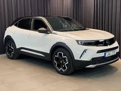 Vit Begagnad 2023 Opel Mokka GS Line SUV | 237 500 kr (Marknadspris)