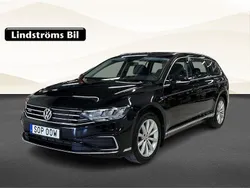Svart Begagnad 2020 VW Passat GTE Kombi | 254 900 kr (Marknadspris)