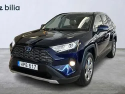 Mörkblå Begagnad 2021 Toyota RAV4 Hybrid Executive SUV | 389 900 kr (Lite dyr)