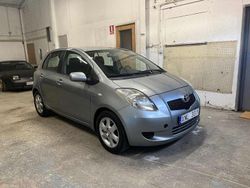 Grå Begagnad 2005 Toyota Yaris Halvkombi | 26 500 kr
