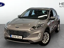Silver Begagnad 2022 Ford Kuga Titanium SUV | 254 900 kr (Marknadspris)