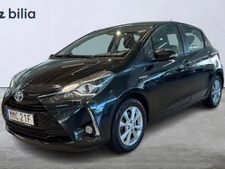 Svart Begagnad 2019 Toyota Yaris Hybrid Active Halvkombi | 159 900 kr (Marknadspris)
