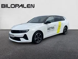 Vit (white jade) Begagnad 2024 Opel Astra Edition Kombi | 309 900 kr (Marknadspris)