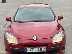 Röd Begagnad 2009 Renault Mégane III Halvkombi | 56 000 kr (Marknadspris)