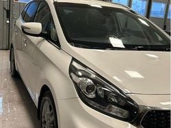 Vit Begagnad 2017 Kia Carens Minibuss | 105 000 kr (Bra pris)
